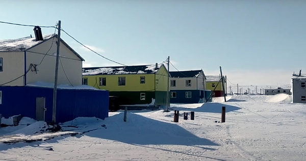 Жильцы сгоревшего в селе Рыркайпий дома получат помощь из окружного бюджета