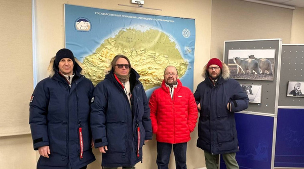 Известный путешественник Леонид Круглов снимет фильм о белых медведях острова Врангеля