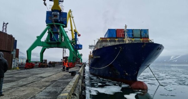 Продукты питания для населённых пунктов ГО Эгвекинот доставил FESCO "Магадан"